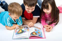 Children reading-250.jpg